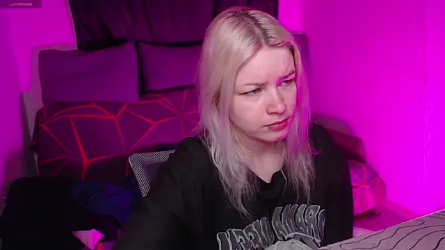 CherryNight6 online show from April 24, 2026, 10:01 pm