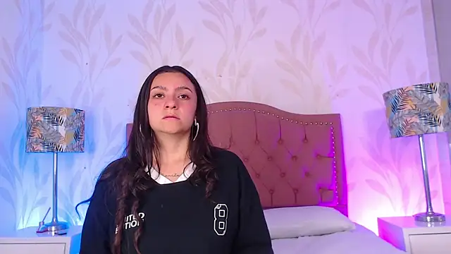 Emmy Palacios online show from December 17, 2025, 12:10 pm