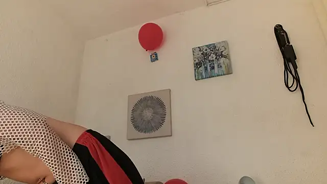 Snapshot of CarolineAikos chatting on February 9, 2026, 1:20 pm CarolineAikos online show from February 9, 2026, 1:20 pm