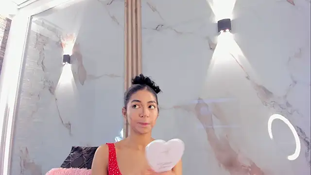 Snapshot of Victoria_Dubois_ chatting on November 3, 2025, 12:09 pm Victoria Dubois online show from November 3, 2025, 12:09 pm