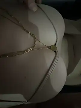 Snapshot of Elifkaancift chatting on December 19, 2025, 3:47 pm Elifkaancift online show from December 19, 2025, 3:47 pm