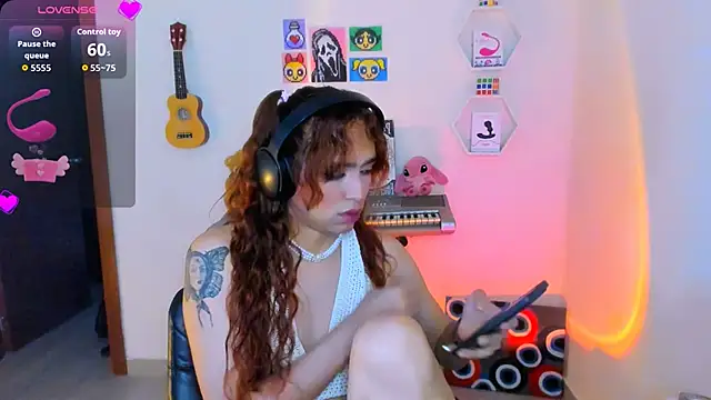 AdelineEsposito online show from January 31, 2026, 7:12 pm