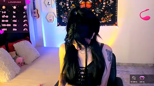 AdelineEsposito online show from November 3, 2025, 4:28 am