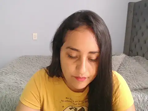 cute8smile online show from November 4, 2025, 12:31 pm