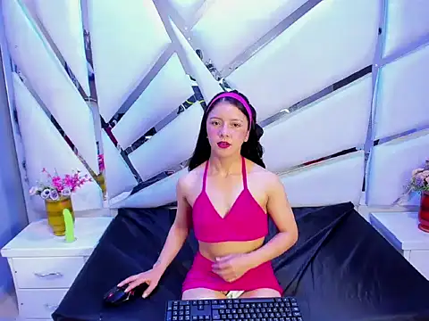 Snapshot of JulietaDiamond chatting on November 12, 2025, 7:18 pm JulietaDiamond online show from November 12, 2025, 7:18 pm