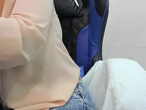 agata18  online show from March 21, 2026, 12:09 pm