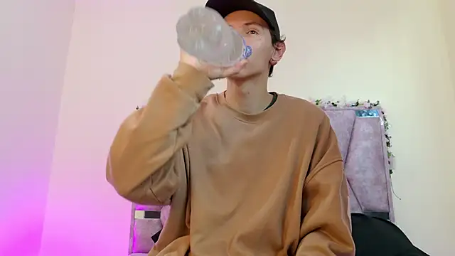 Iris mandarinne online show from November 30, 2025, 4:41 pm