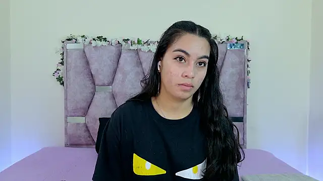 Iris mandarinne online show from November 19, 2025, 4:07 pm