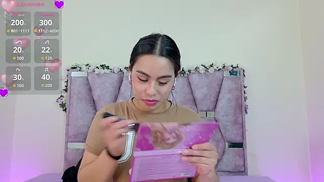 Iris mandarinne online show from November 20, 2025, 4:18 pm