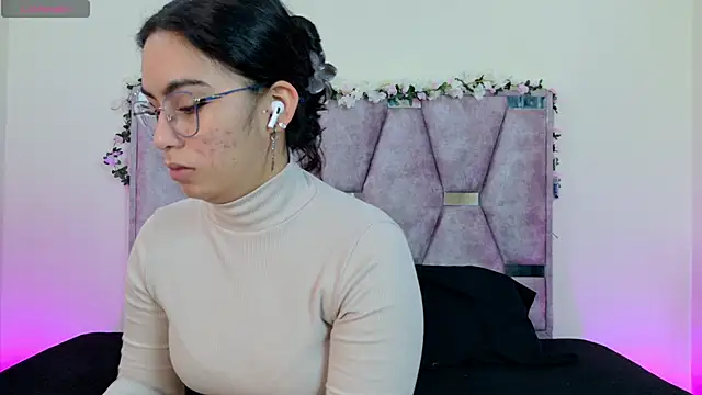 Iris mandarinne online show from November 8, 2025, 6:22 pm