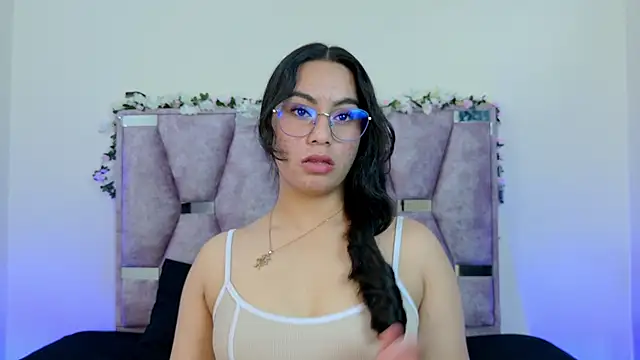 Iris mandarinne online show from November 2, 2025, 7:30 pm