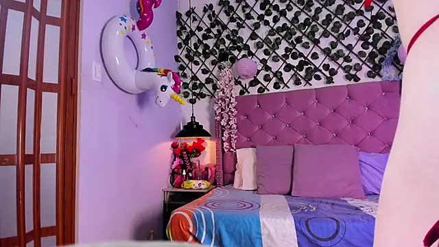 Violet-Storm- online show from October 25, 2025, 7:58 pm