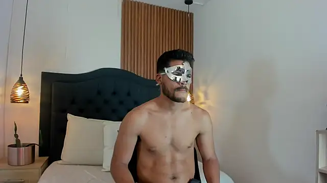 Hamilton 0 online show from October 31, 2025, 9:43 pm