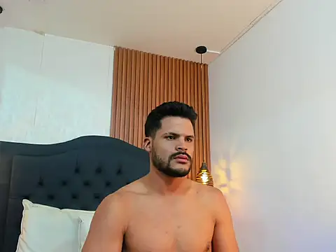 Hamilton 0 online show from November 30, 2025, 2:23 am