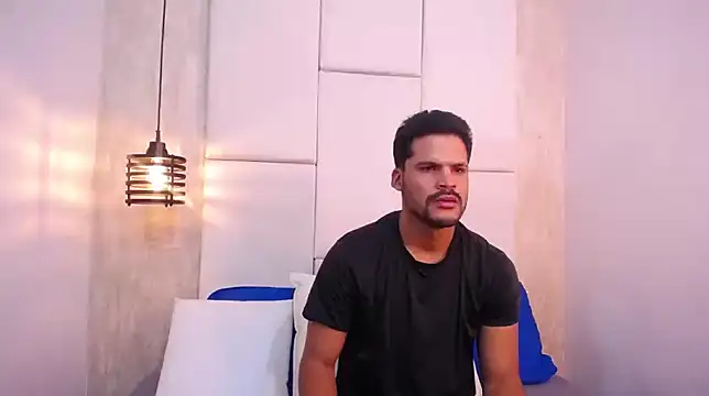 Hamilton 0 online show from November 10, 2025, 7:52 pm