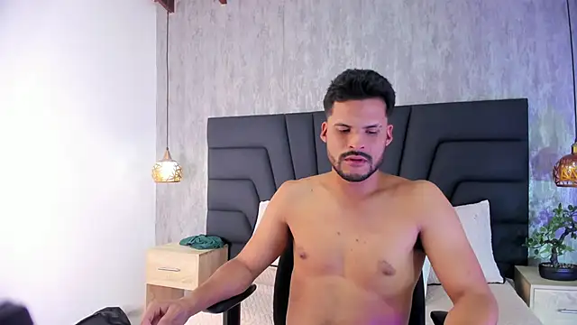 Hamilton 0 online show from November 22, 2025, 7:46 pm