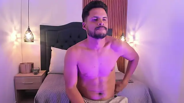 Hamilton 0 online show from November 25, 2025, 7:36 pm