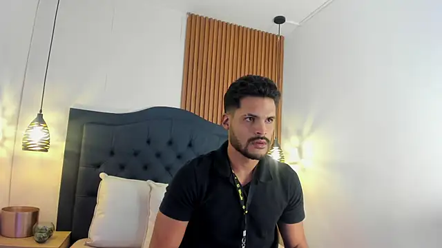 Hamilton 0 online show from November 27, 2025, 7:47 pm