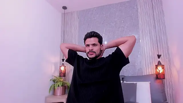 Hamilton 0 online show from November 14, 2025, 7:50 pm