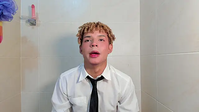 Snapshot of Daark_Eros chatting on May 30, 2026, 10:15 pm Daark Eros online show from May 30, 2026, 10:15 pm