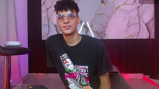 Snapshot of dan_sweetboy chatting on November 14, 2025, 12:25 am dan sweetboy online show from November 14, 2025, 12:25 am