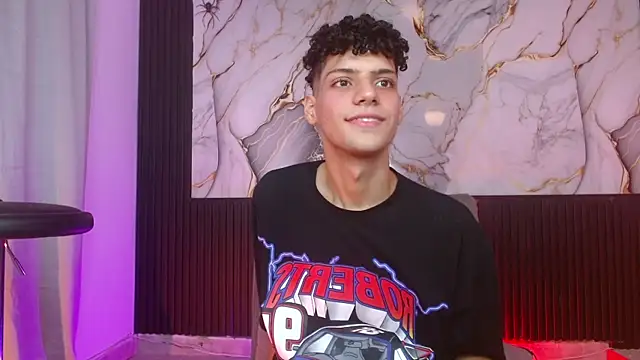 Snapshot of dan_sweetboy chatting on November 11, 2025, 12:16 am dan sweetboy online show from November 11, 2025, 12:16 am