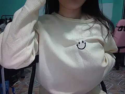 May2k2 online show from November 3, 2025, 1:44 am