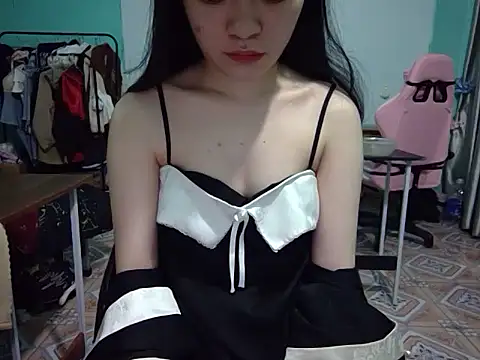 May2k2 online show from November 1, 2025, 3:35 am