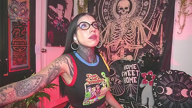 Dalia Vorhees online show from May 11, 2026, 1:29 am