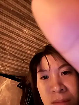 Cherry Le02 online show from October 26, 2025, 4:40 pm