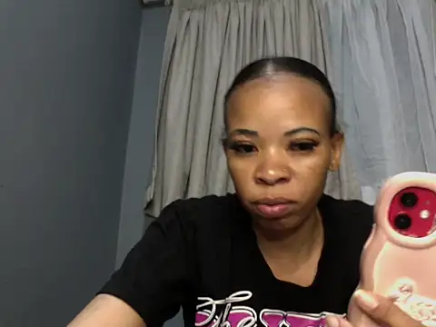 CandySlender18 online show from October 29, 2025, 5:12 pm