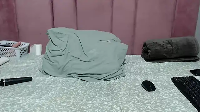 Snapshot of Bracylia chatting on May 4, 2026, 4:38 am Bracylia online show from May 4, 2026, 4:38 am