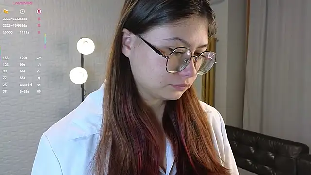 LeliaPeeler online show from November 25, 2025, 4:18 pm