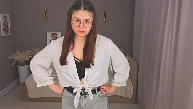 LeliaPeeler online show from November 30, 2025, 4:52 pm