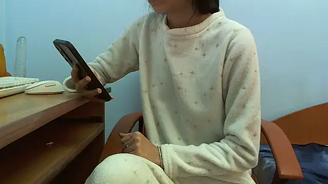 andreea713 online show from March 8, 2026, 3:04 pm