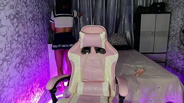  Lachica  online show from November 11, 2025, 10:26 pm