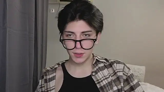 Oliver star boy  online show from October 27, 2025, 5:47 pm