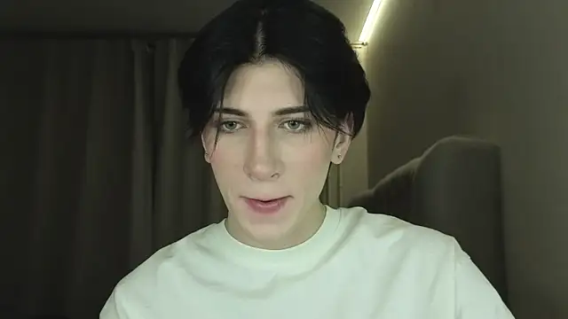 Oliver star boy  online show from March 10, 2026, 9:41 pm