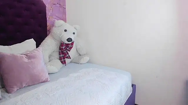 aitana monteroo online show from November 22, 2025, 12:59 pm