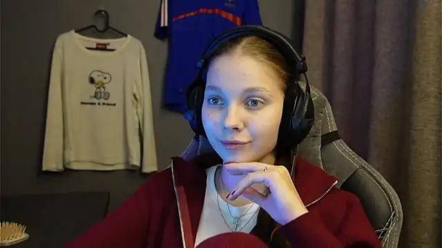 Softixq online show from November 15, 2025, 3:38 pm