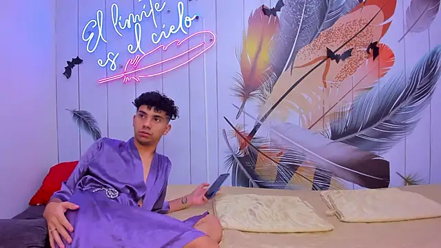 huntboyss online show from December 1, 2025, 4:35 am