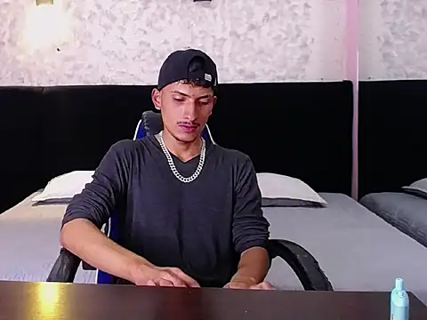 SavageLover  online show from January 14, 2026, 5:05 pm