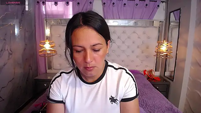 Snapshot of Melissa-roberts chatting on November 18, 2025, 8:23 pm Melissa-roberts online show from November 18, 2025, 8:23 pm