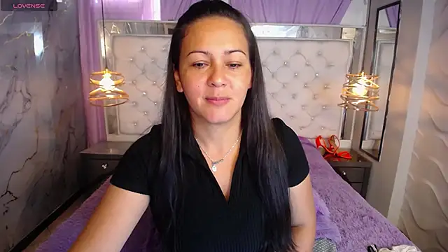 Snapshot of Melissa-roberts chatting on November 22, 2025, 2:38 pm Melissa-roberts online show from November 22, 2025, 2:38 pm