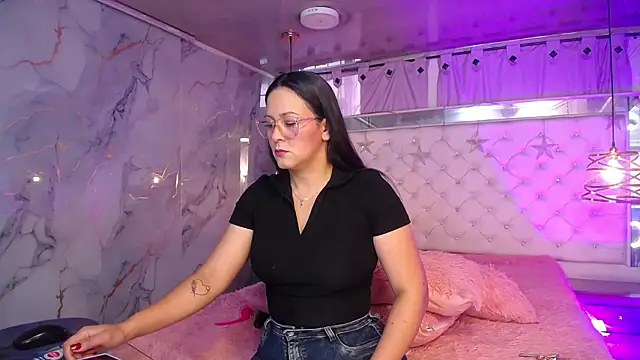 Melissa-roberts online show from March 6, 2026, 2:12 pm