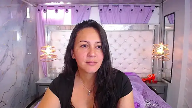 Snapshot of Melissa-roberts chatting on October 29, 2025, 7:24 pm Melissa-roberts online show from October 29, 2025, 7:24 pm