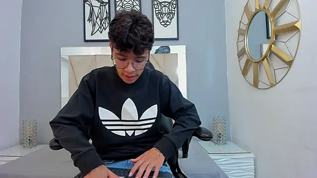 adams bobby online show from December 21, 2025, 11:34 am