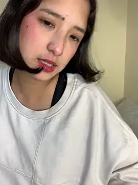 Snapshot of AikoStar chatting on December 3, 2025, 4:13 am AikoStar online show from December 3, 2025, 4:13 am