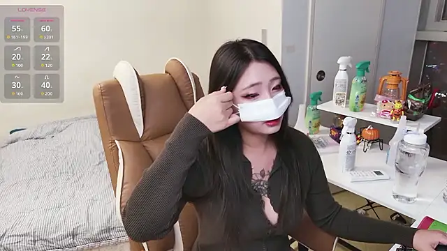 Milk Sola online show from November 16, 2025, 11:48 am