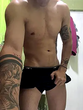 AlejandroRMC online show from October 25, 2025, 4:07 pm